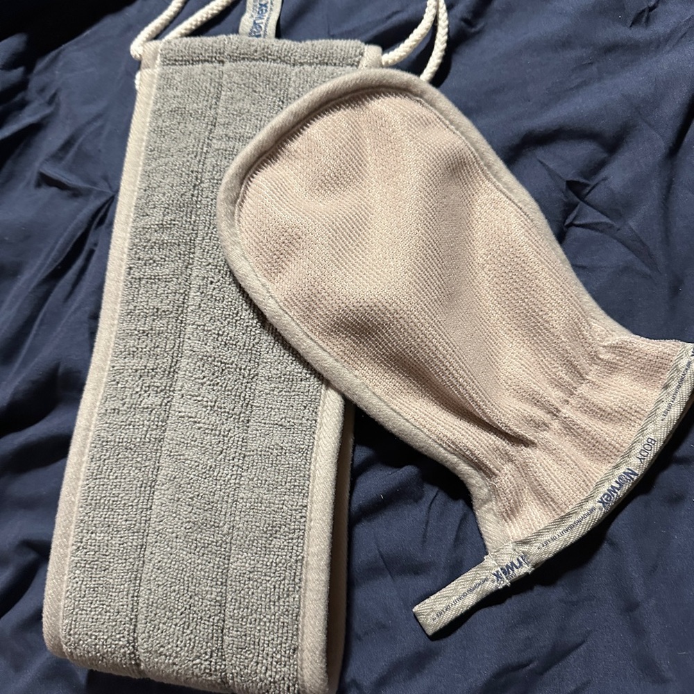 Norwex Body Care set - Exfoliating Glove and Back Scrubber Set